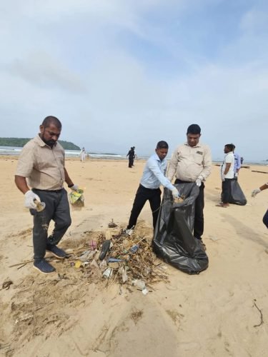 Beach Cleaning Drive at Baina Beach (15)