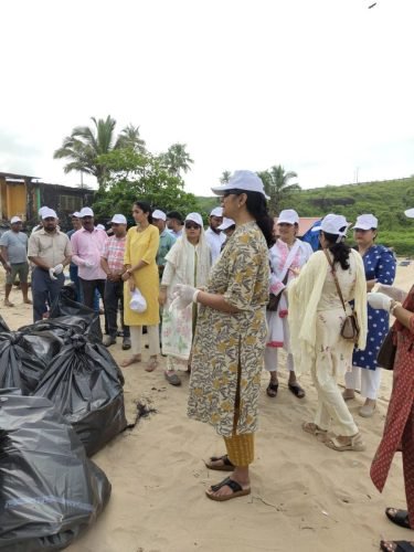Beach Cleaning Drive at Baina Beach (18)