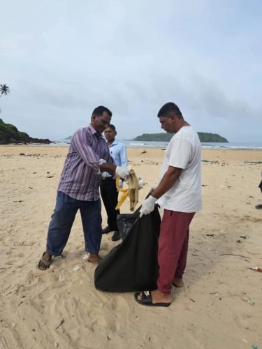 Beach Cleaning Drive at Baina Beach (8)